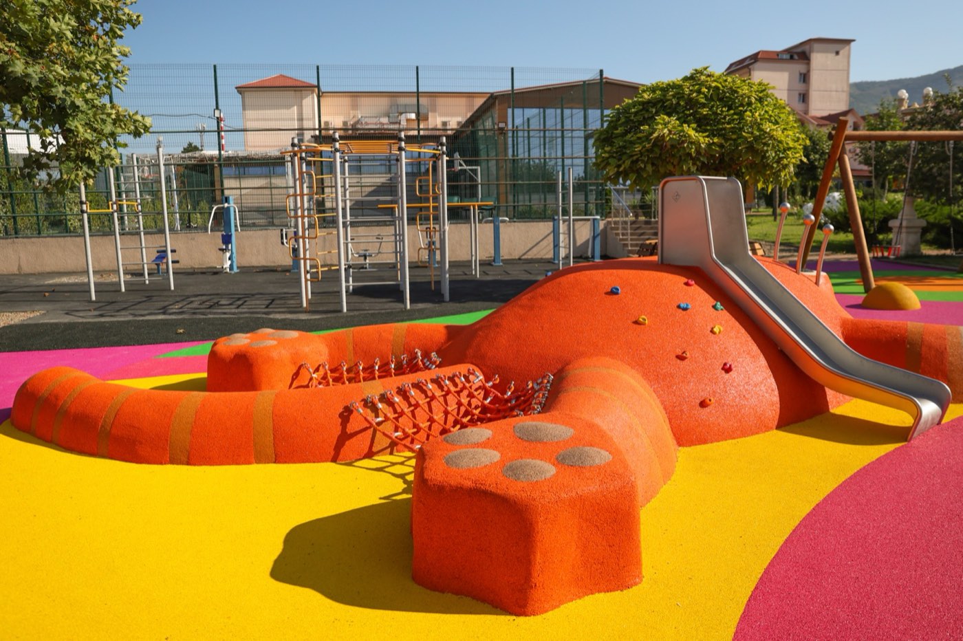 Геопластика в Геленджике — «Кот» в санатории «Русь» — фото 1